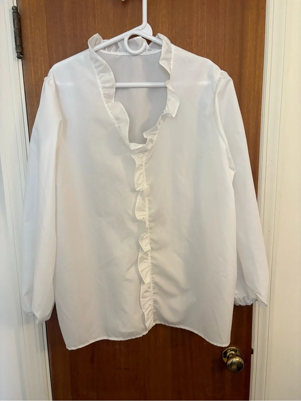 Women’s Plus Size  Classic White Blouse-Ruffled Neckline /Front Sz 3XL - Picture 2 of 10